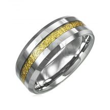 35686 Tungstenovy Prsten So Vzorovanym Pruhom Zlatej Farby 8 Mm
